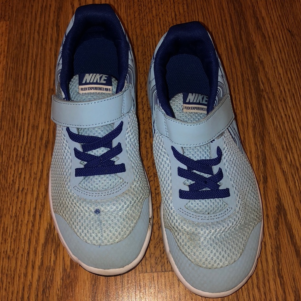 Girls Nike sneakers